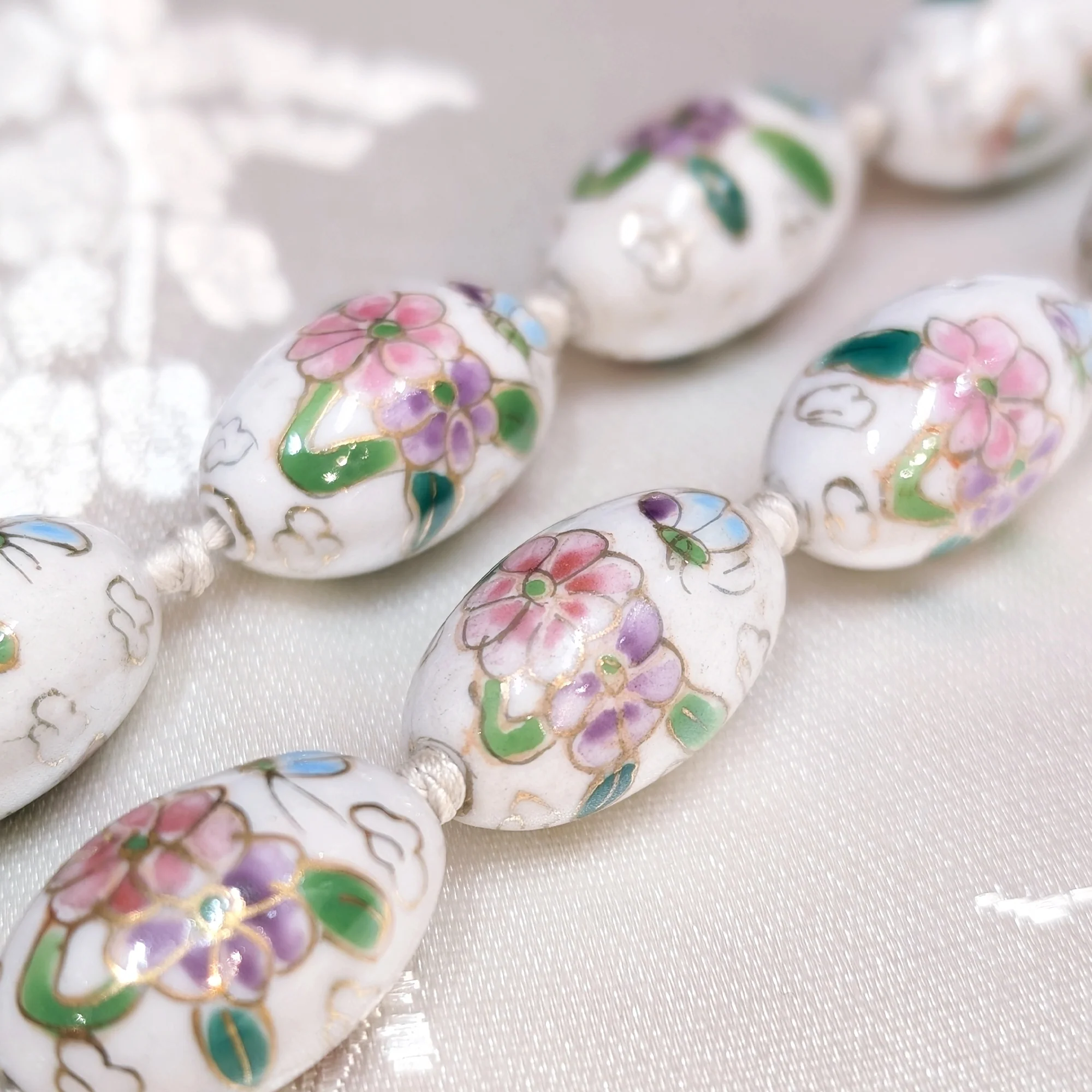 Oval Cloisonne-Design Porcelain Necklace with Lotus Design (Various Colors) - Image 3