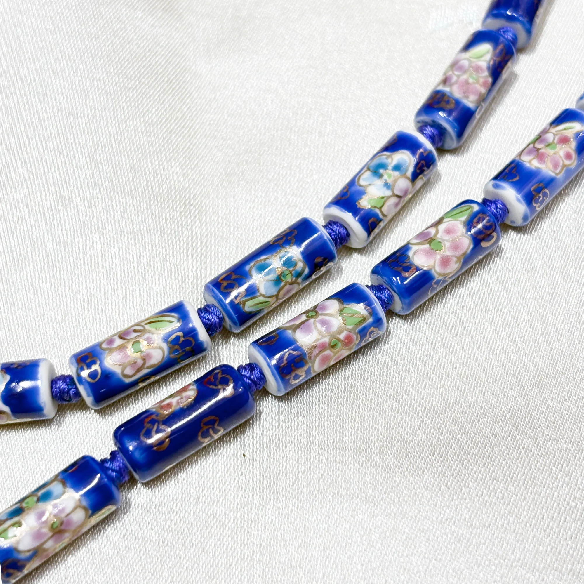 Tube-Shaped Cloisonne-Design Porcelain Necklace with Lotus Pattern (Various Colors) - Image 9